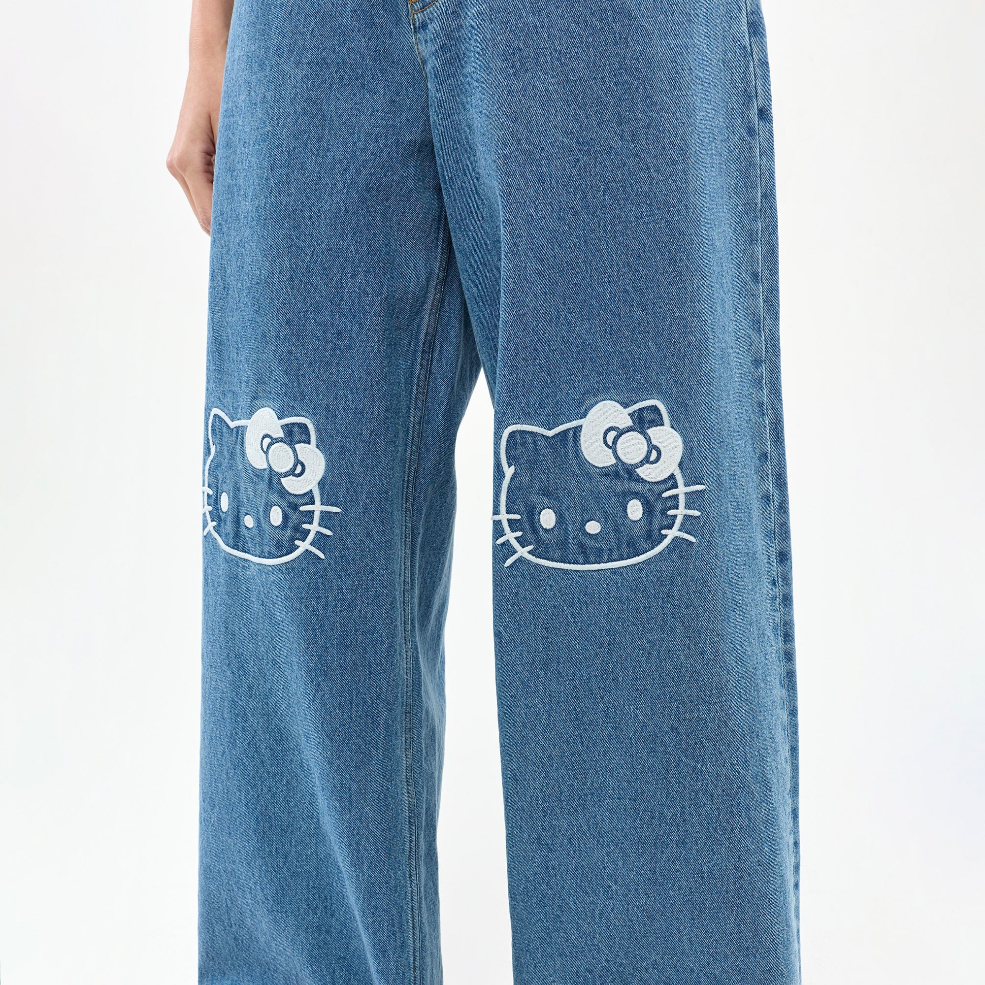 Hello Kitty Embroidered Wide-Leg Jeans Blue