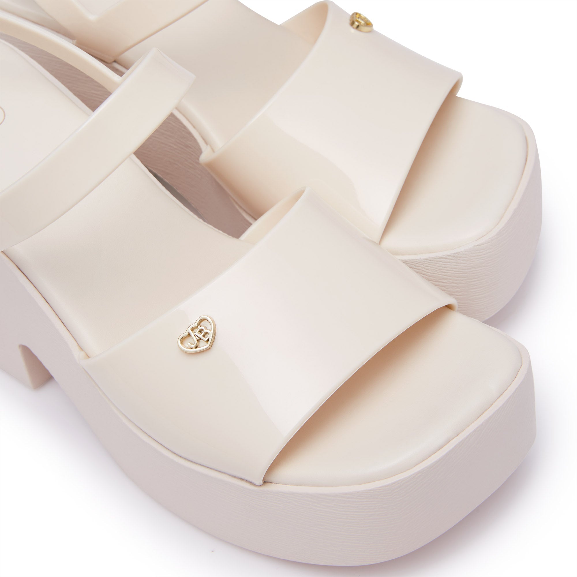 Yuno Platform Heels Ivory